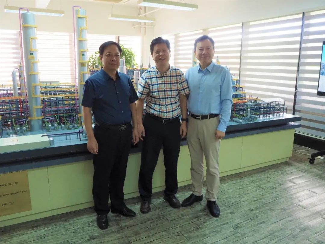 聚文化之力 鑄工業(yè)之魂——工信部工業(yè)文化發(fā)展中心領導蒞臨我司調(diào)研交流